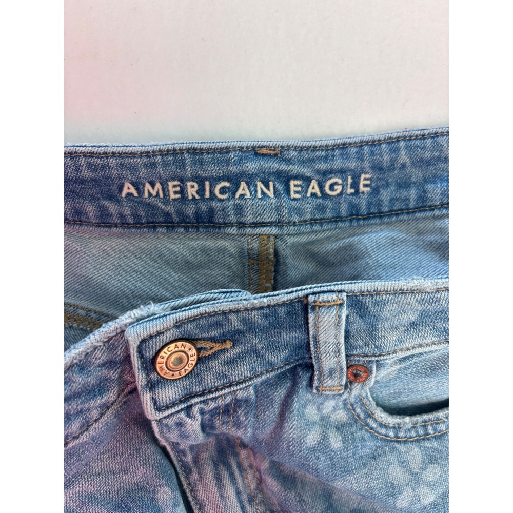American Eagle Floral Daisy Distressed Denim Shorts High Waisted Blue Womens 12 - Picture 11 of 12